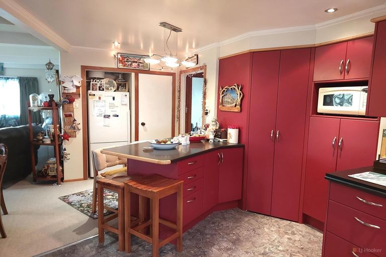 Photo of property in 8 Moorhouse Street, Waimate, 7924