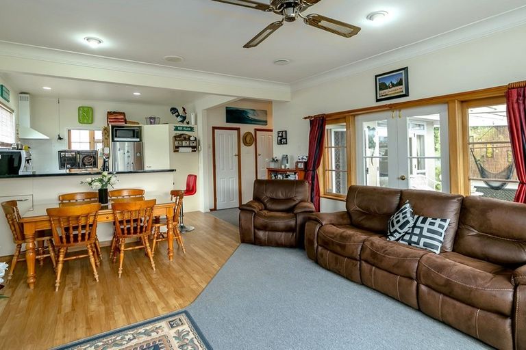 Photo of property in 59 Kent Street, Carterton, 5713