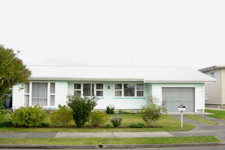 Photo of property in 28 Balliol Avenue, Pirimai, Napier, 4112