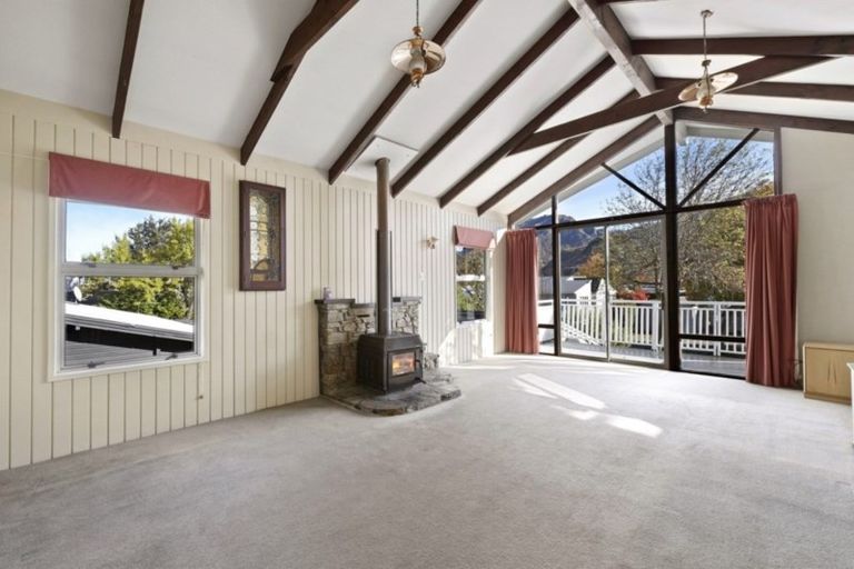 Photo of property in 2 Fox's Terrace, Arrowtown, 9302