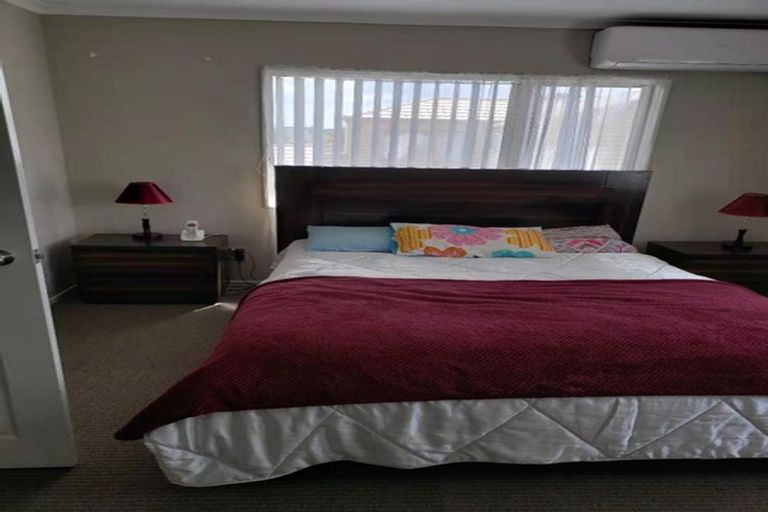 Photo of property in 1 Tavua Lane, Ranui, Auckland, 0612