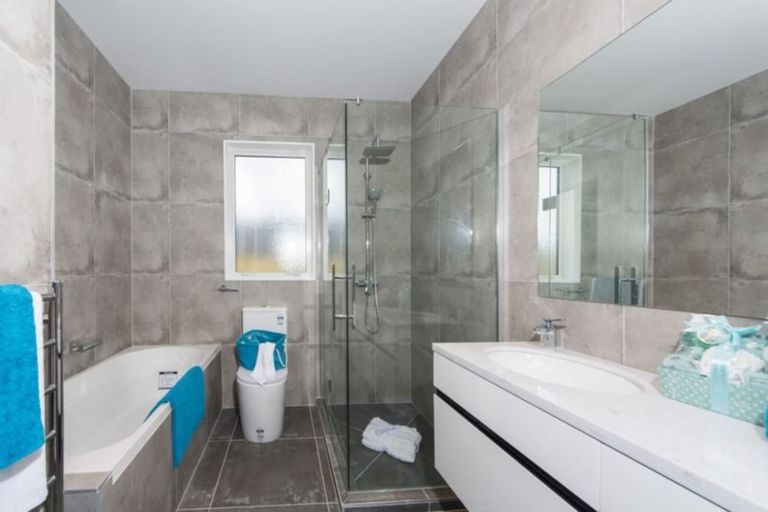 Photo of property in 20 Will Street, Huapai, Kumeu, 0810