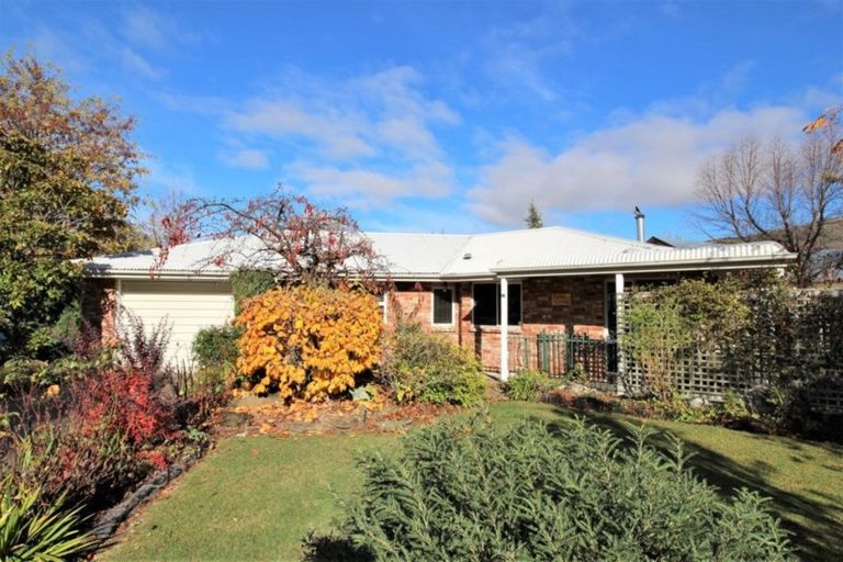 Photo of property in 35 Hazlett Street, Clyde, 9330