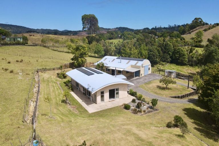 Photo of property in 14b Wairere Road, Waitakere, Henderson, 0782