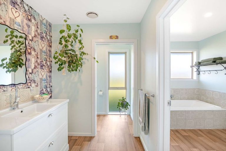 Photo of property in 4 Pukeko Way, Amberley, 7410