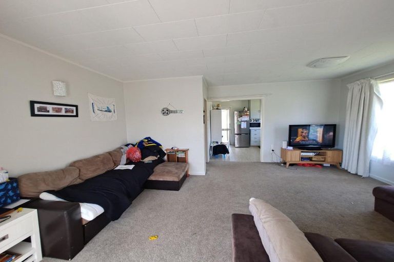 Photo of property in 1/183 Seaview Road, Westown, New Plymouth, 4310