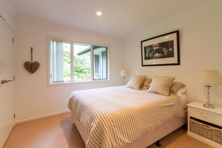 Photo of property in 35 Oram Drive, Turitea, Palmerston North, 4472