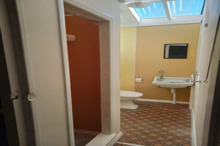 Photo of property in 5 Claremont Grove, Mount Victoria, Wellington, 6011