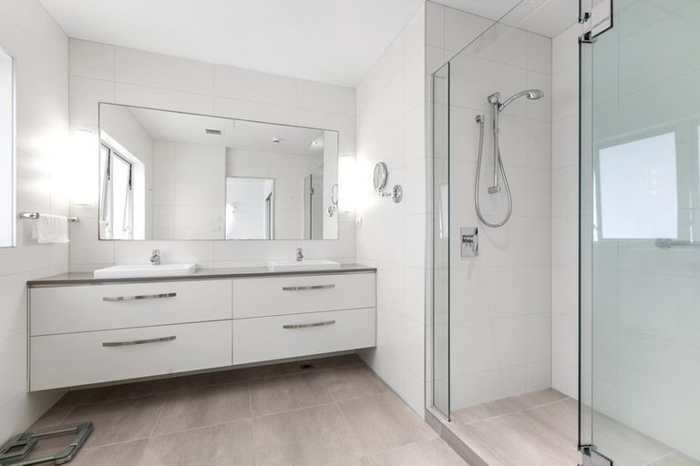 Photo of property in 1/154 Marine Parade, Mount Maunganui, 3116