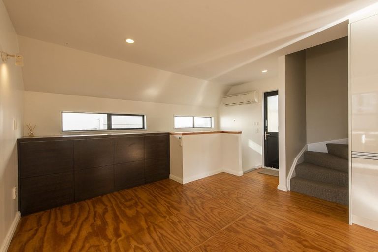Photo of property in 3/2 Macdonald Crescent, Te Aro, Wellington, 6011