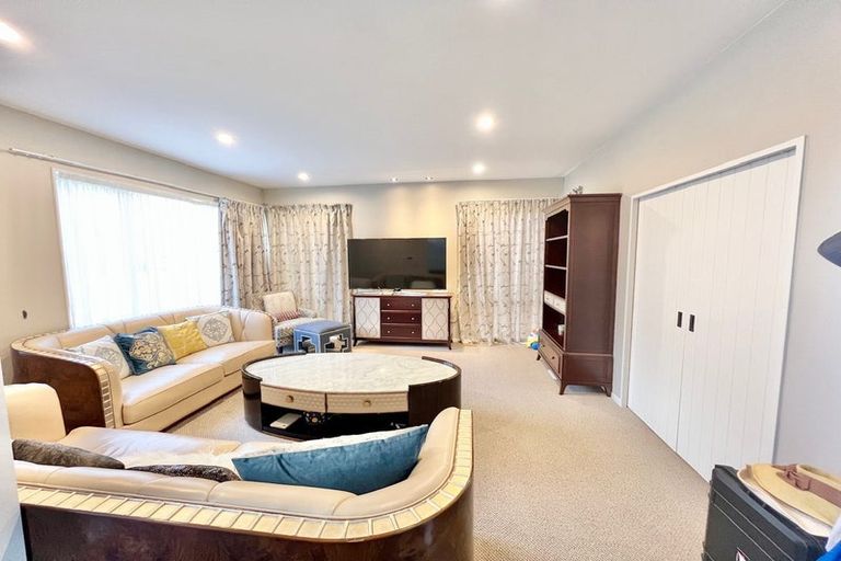 Photo of property in 92a Schnapper Rock Road, Schnapper Rock, Auckland, 0632