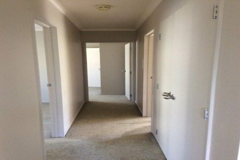 Photo of property in 2 Baltic Place, Goodwood Heights, Auckland, 2105