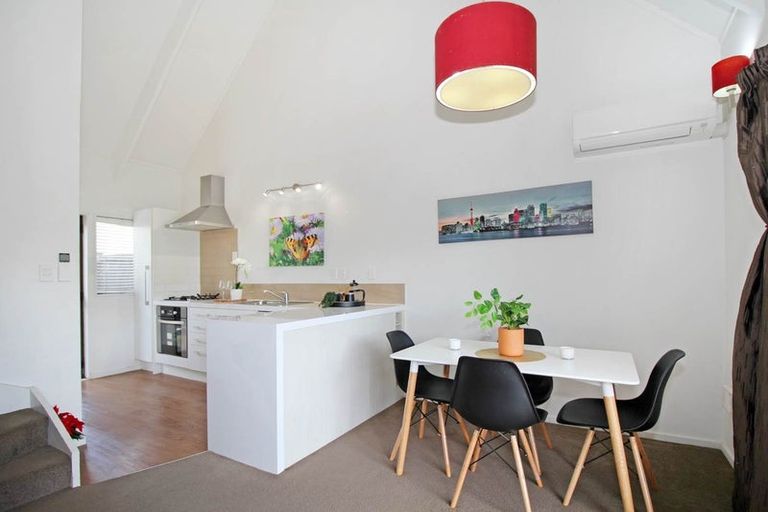 Photo of property in 10/58 Manuroa Road, Takanini, 2112