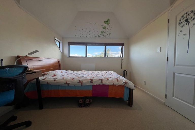 Photo of property in 3 Javelin Place, West Harbour, Auckland, 0618
