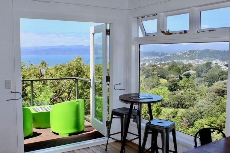 Photo of property in 47 Harbour View Road, Northland, Wellington, 6012