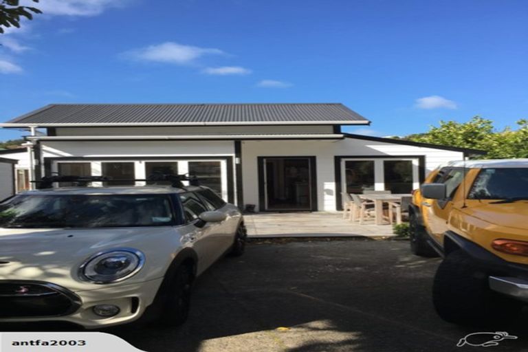 Photo of property in 75 Creswick Terrace, Northland, Wellington, 6012