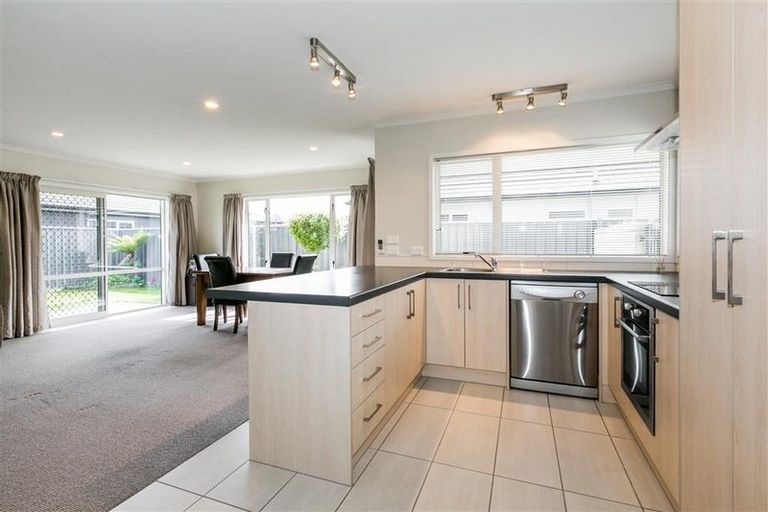 Photo of property in 2a Mcnaughton Place, Onekawa, Napier, 4110