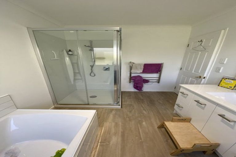 Photo of property in 51 Ararino Street, Trentham, Upper Hutt, 5018