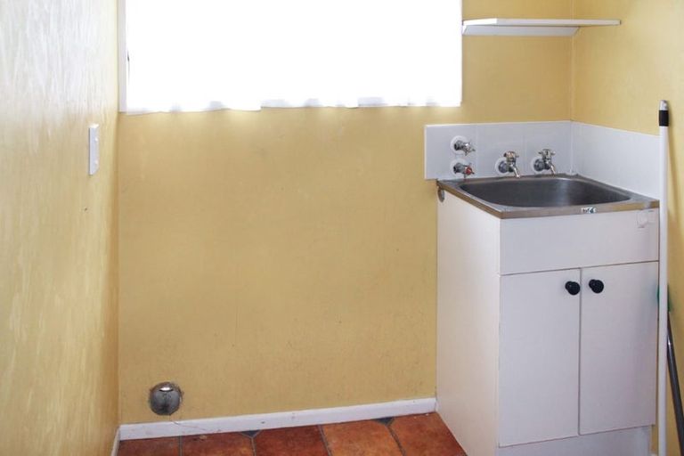 Photo of property in 9 Papawai Place, Milson, Palmerston North, 4414