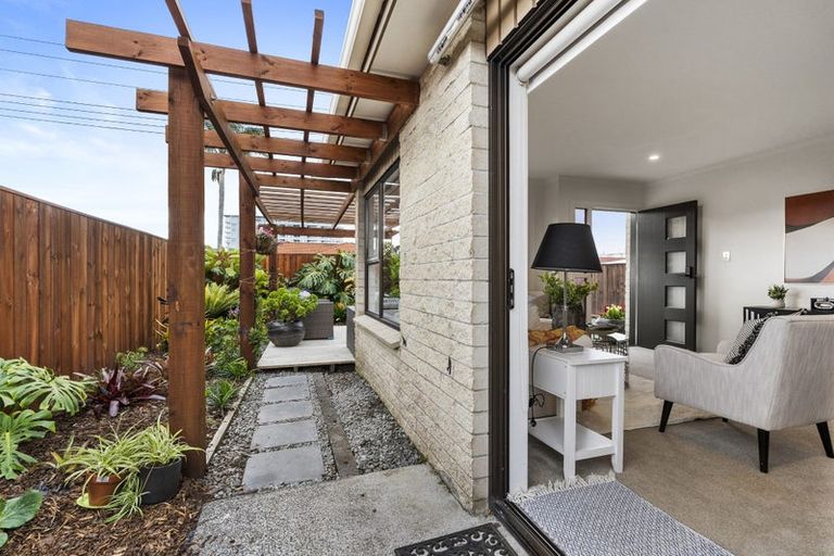 Photo of property in 1/16 Riverside Road, Orewa, 0931