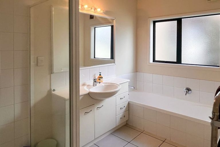 Photo of property in 6 Henridge Place, Avonhead, Christchurch, 8042