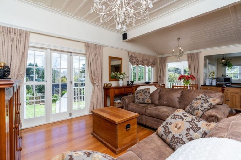 Photo of property in 5 Hook Road, Paparoa, 0571