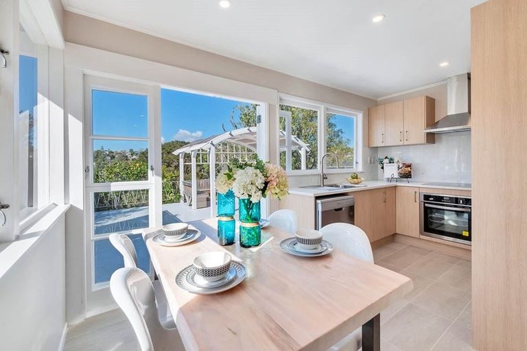 Photo of property in 25 Compton Street, Hillcrest, Auckland, 0627