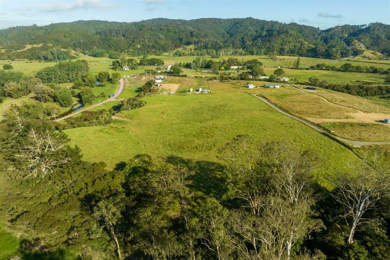Photo of property in 21 Doel Road, Awanui, 0486