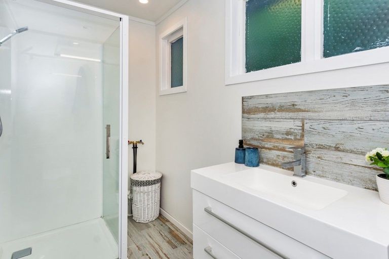 Photo of property in 39 Harbour View Road, Omokoroa, 3114