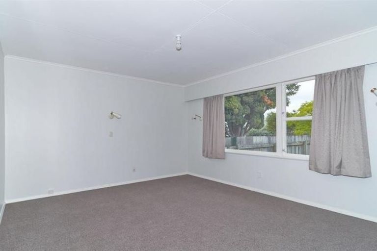 Photo of property in 2a Durham Crescent, Palmerston North, 4414
