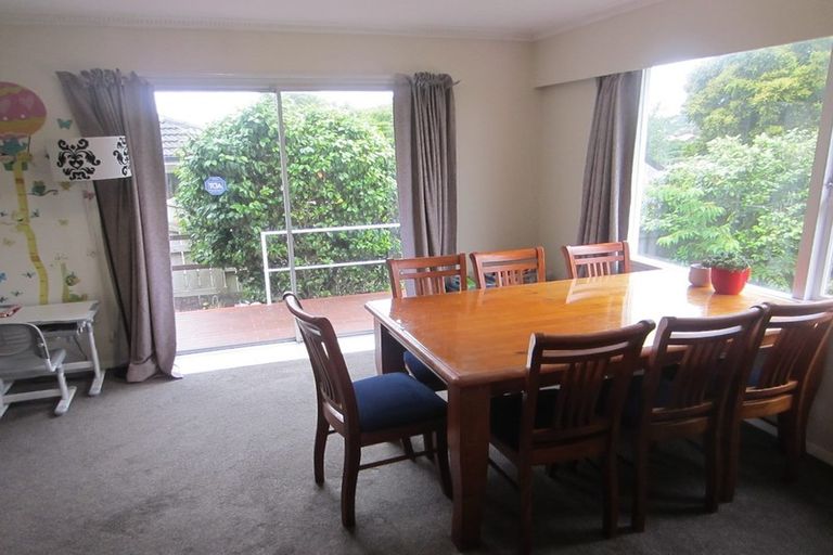 Photo of property in 2 Fyvie Avenue, Tawa, Wellington, 5028