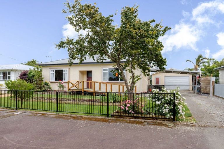 Photo of property in 15 Neptune Street, Dannevirke, 4930