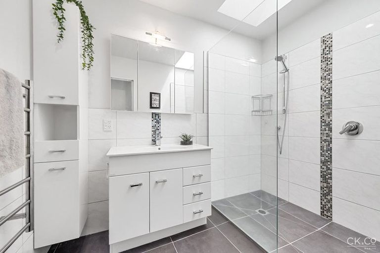 Photo of property in 3/60 Garden Road, Avalon, Lower Hutt, 5011