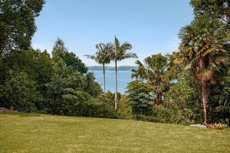 Photo of property in 34 Arapito Road, Titirangi, Auckland, 0604