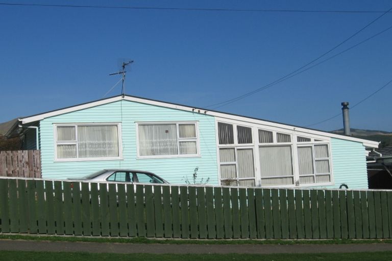 Photo of property in 12 Fawn Street, Cannons Creek, Porirua, 5024