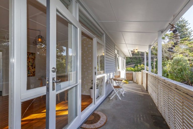 Photo of property in 80 Renown Road, Raumati South, Paraparaumu, 5032