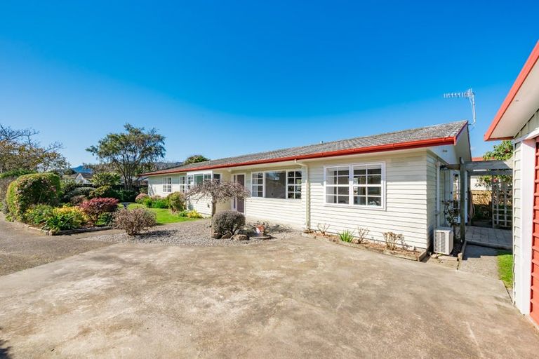 Photo of property in 31 Nimmo Avenue, Waikanae, 5036