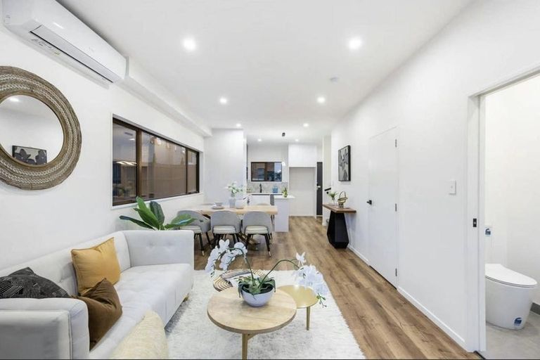 Photo of property in 6/81 Vodanovich Road, Te Atatu South, Auckland, 0610