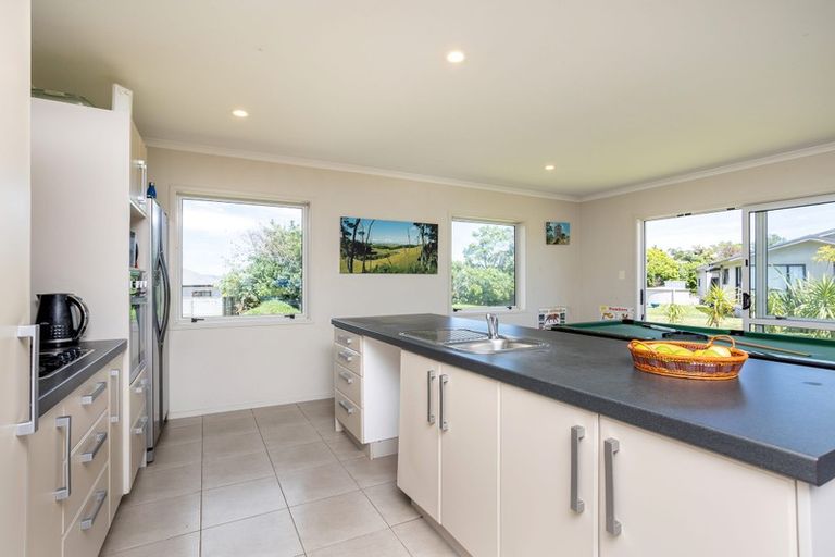 Photo of property in 48 Omana Avenue, Shelly Beach, Helensville, 0874