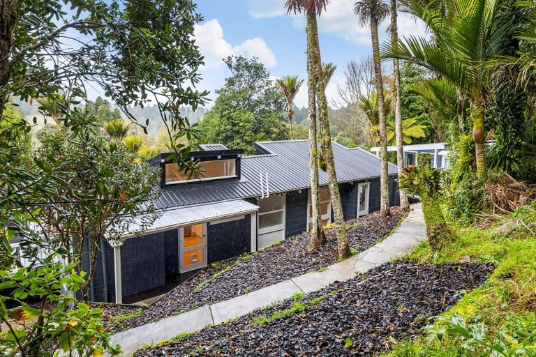 Photo of property in 157 Woodlands Park Road, Titirangi, Auckland, 0604