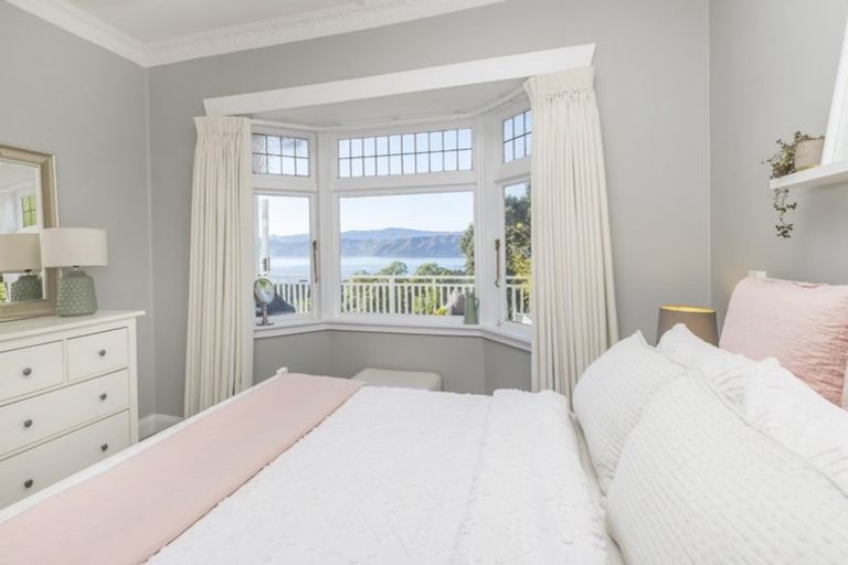 Photo of property in 74 Tio Tio Road, Seatoun, Wellington, 6022