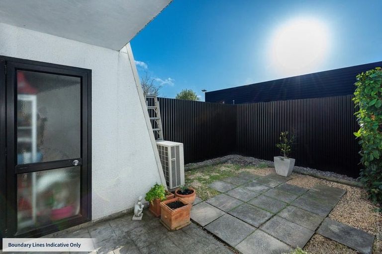 Photo of property in 2/88 Antigua Street, Addington, Christchurch, 8024