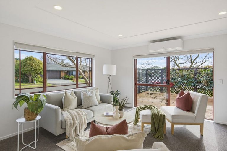 Photo of property in 4 Glen Loch Place, Paraparaumu, 5032