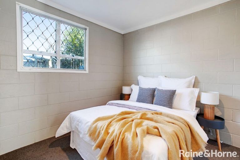 Photo of property in 2/90 Rosier Road, Glen Eden, Auckland, 0602