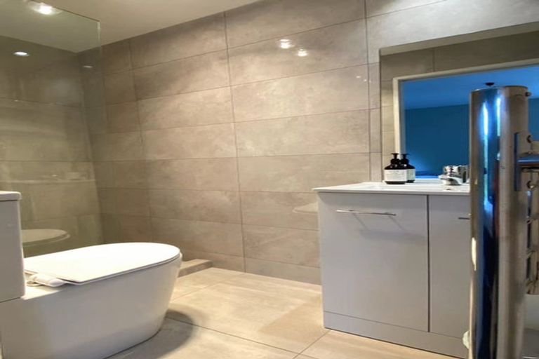 Photo of property in 34 Sandown Road, Rothesay Bay, Auckland, 0630