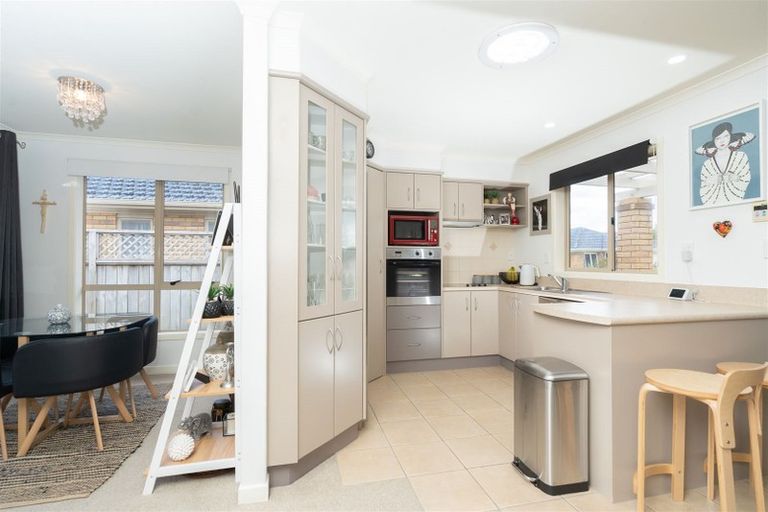 Photo of property in 15 Sovereign Isle Lane, Rototuna, Hamilton, 3210