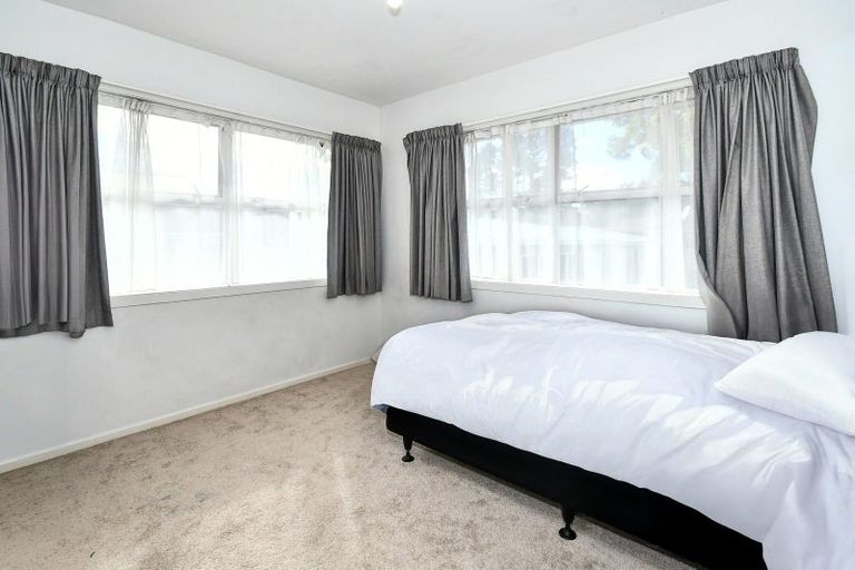 Photo of property in 22 Mirrabooka Avenue, Botany Downs, Auckland, 2010