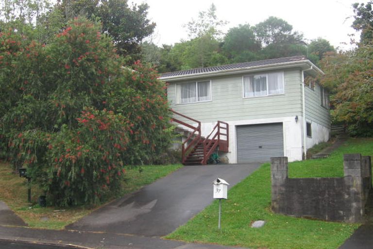 Photo of property in 37 Finn Place, Totara Vale, Auckland, 0629