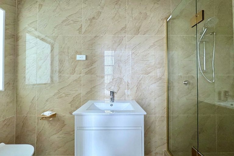 Photo of property in 86 Priestley Drive, Bucklands Beach, Auckland, 2014