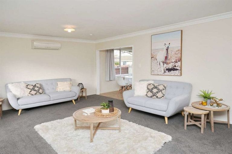 Photo of property in 4 Daytona Place, Parklands, Christchurch, 8083